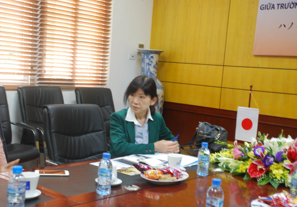 Foreign language specialized school promoted the signing of cooperation